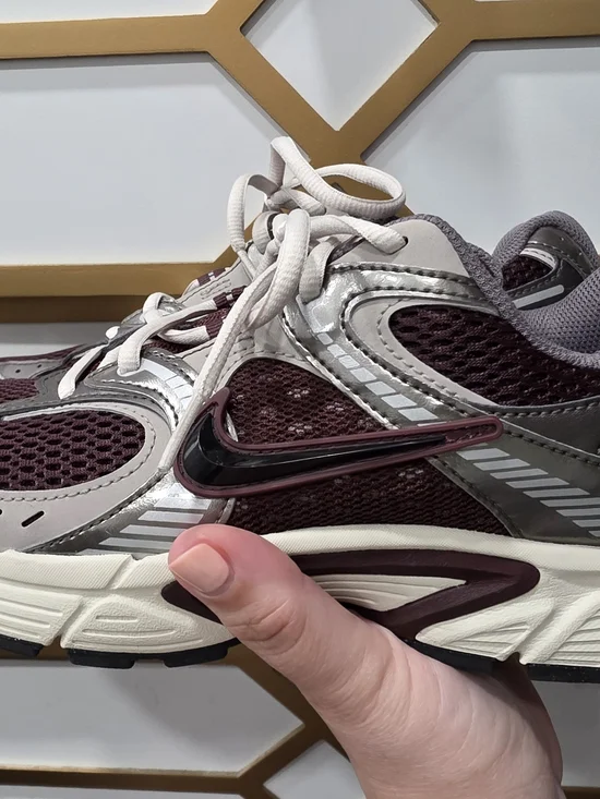 Nike Maroon and Silver Mesh Running Shoes Size 8 - Picture 1 of 5